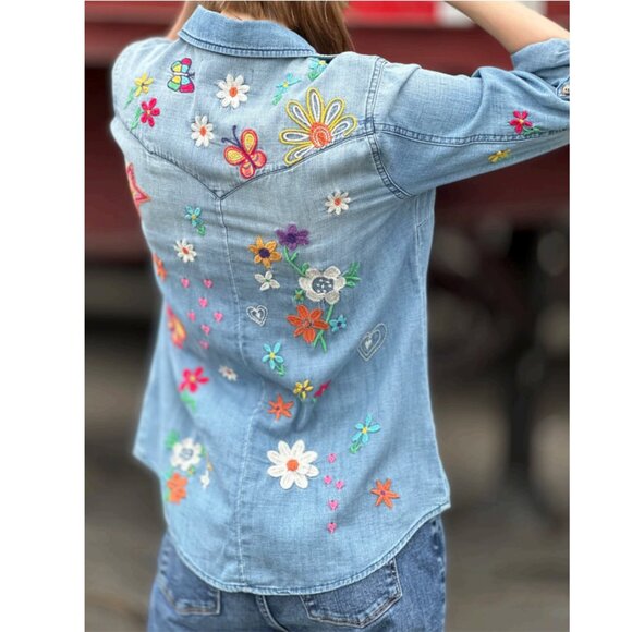 Billy T Sketchbook Embroidered Button-Up Denim Shirt Size Large - Picture 2 of 16